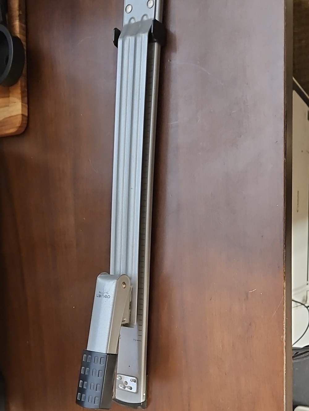 Booklet stapler